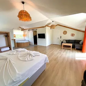 Guenes Boutique - Oludeniz Отель